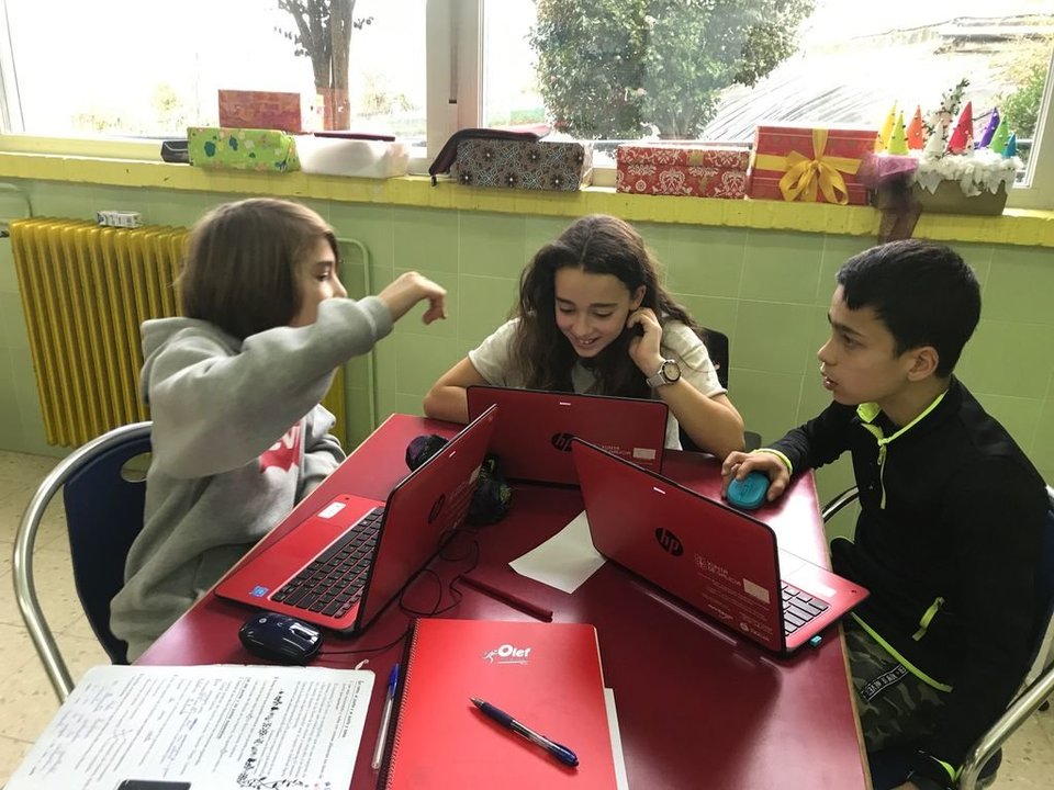 Los profesores aseguran que el ordenador cuenta con herramientas para trabajar en equipo.