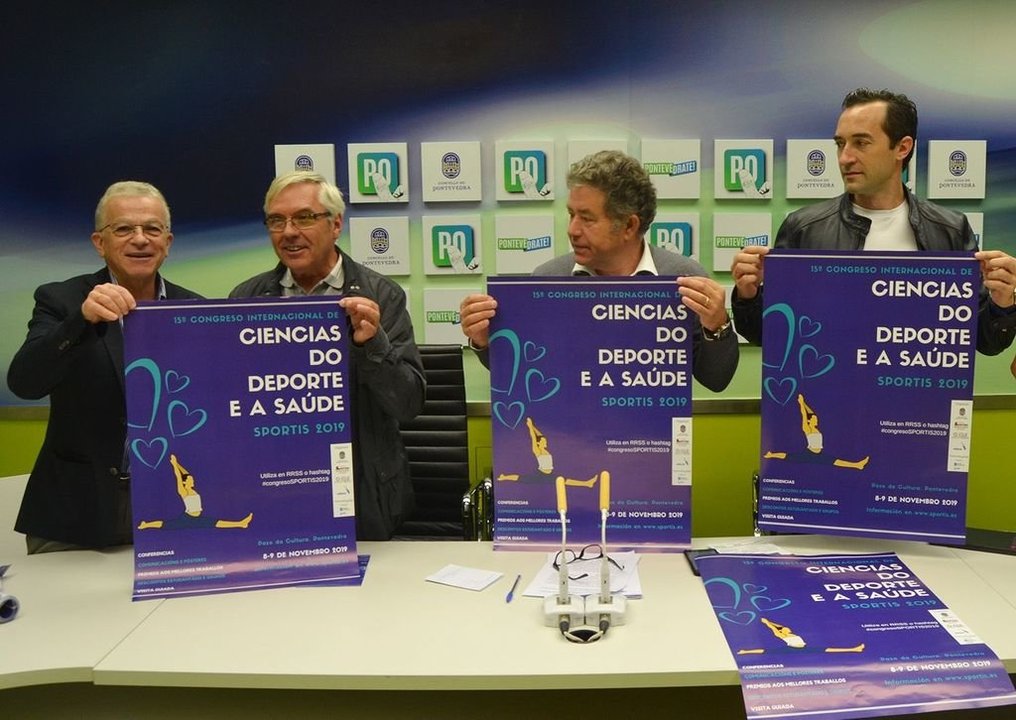 El alcalde de Pontevedra, Fernández Lores, presentó el evento con los organizadores.