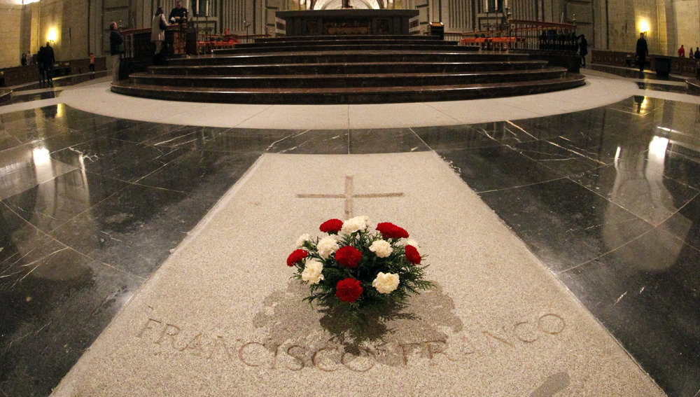 Sepultura de Francisco Franco en la Basílica del Valle de los Caídos.