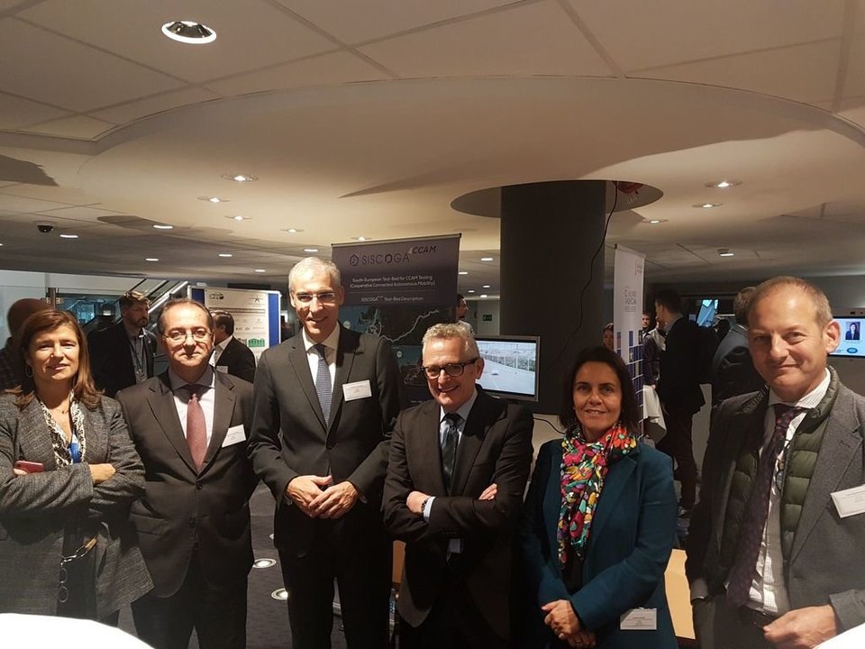 El conselleiro Conde con miembros del CTAG, en el Comité de Regiones de Europa, en Bruselas.