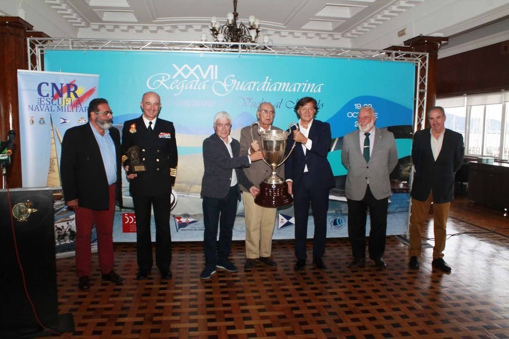 La XXVII edición de la regata Guardiamarina fue presentada en el Real Club Náutico de Vigo.