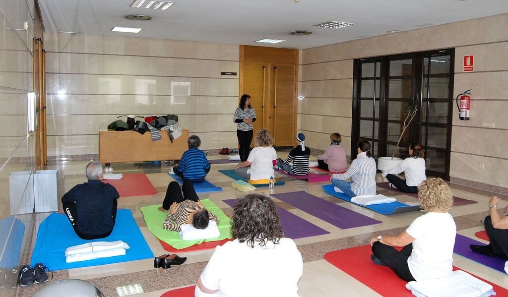 La Unidad de Mama organizó una clase de yoga por el Día Mundial del Cáncer de Mama.