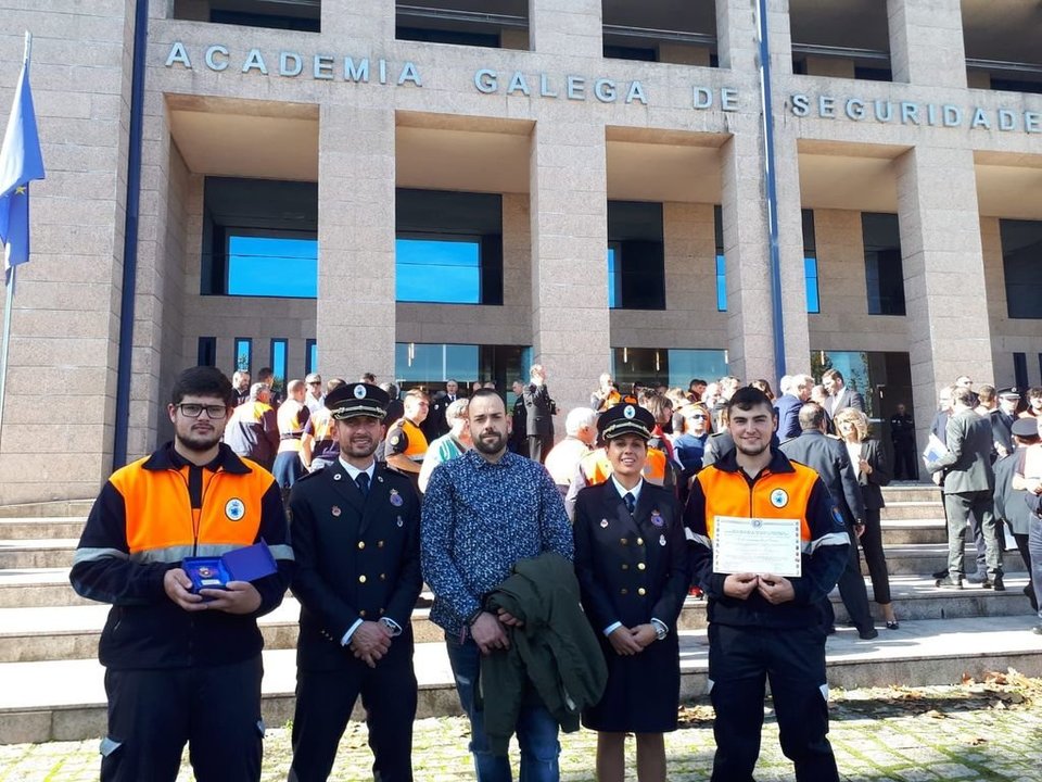 El acto de entrega de la placa en la Academia Galega de Seguridade, en A Estrada.