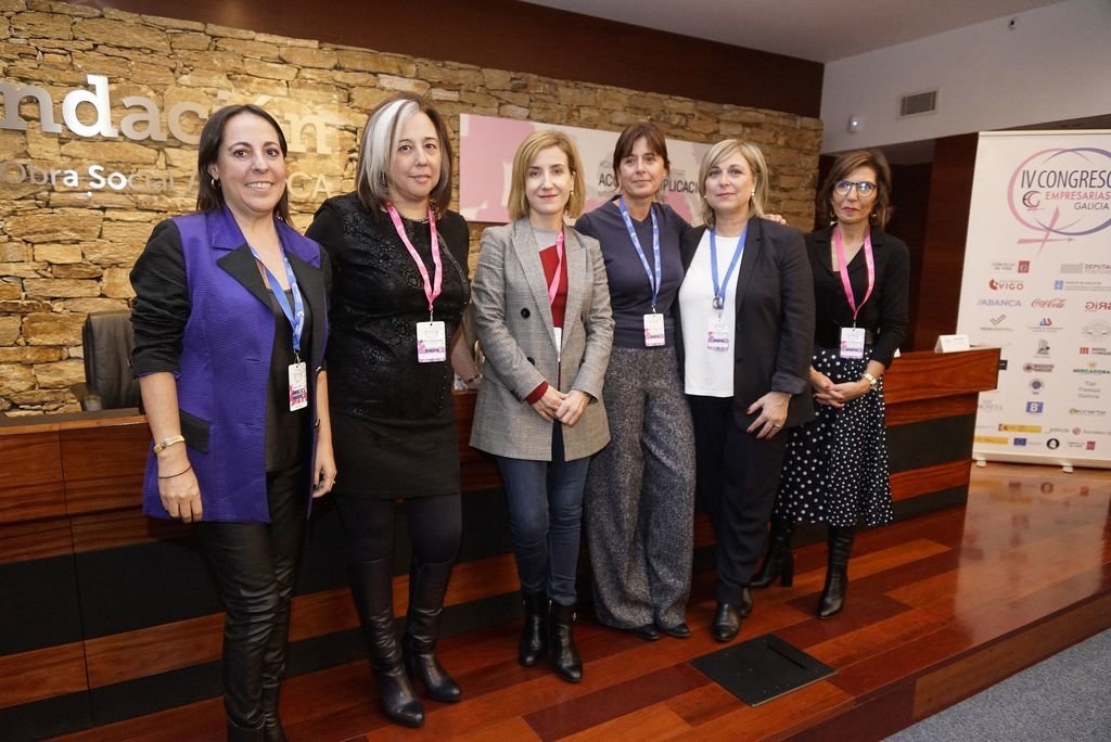 Las ponentes Ana Fuentes, Elena Gallego, Irene Bascoy, Raquel Sánchez, Rosa Vilas y Carla Reyes.