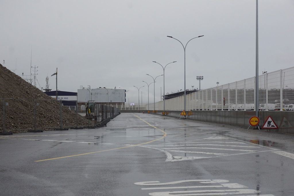 La valla de la terminal portuaria de Bouzas se ha movido para ganar 5.000 metros de superficie.