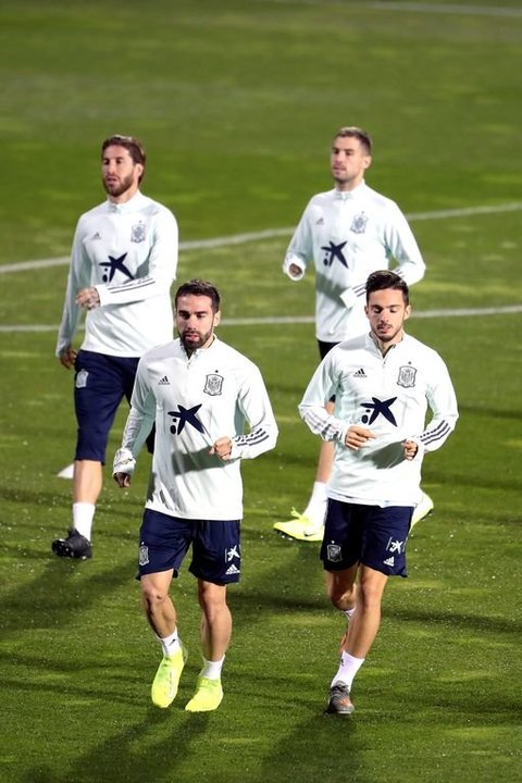 Carvajal, Sarabia, Sergio Ramos e Íñigo Martínez, ayer, en el entrenamiento de la selección española.
