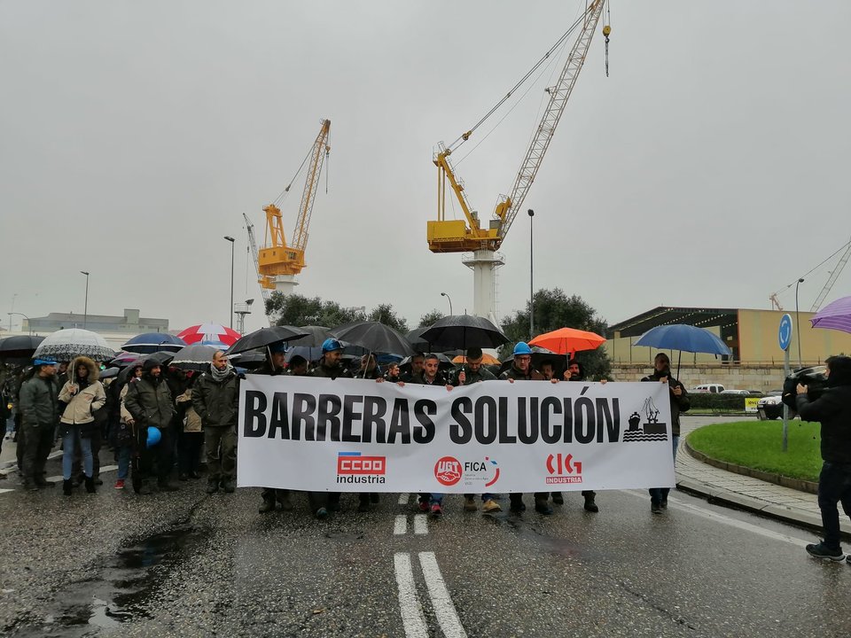 Protesta de los trabajadores de Barreras esta mañana en Beiramar.