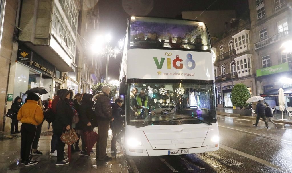 Vitrasa tuvo que solicitar un bus de Benidorm para aumentar las plazas del ‘Nadal Bus’ este año.