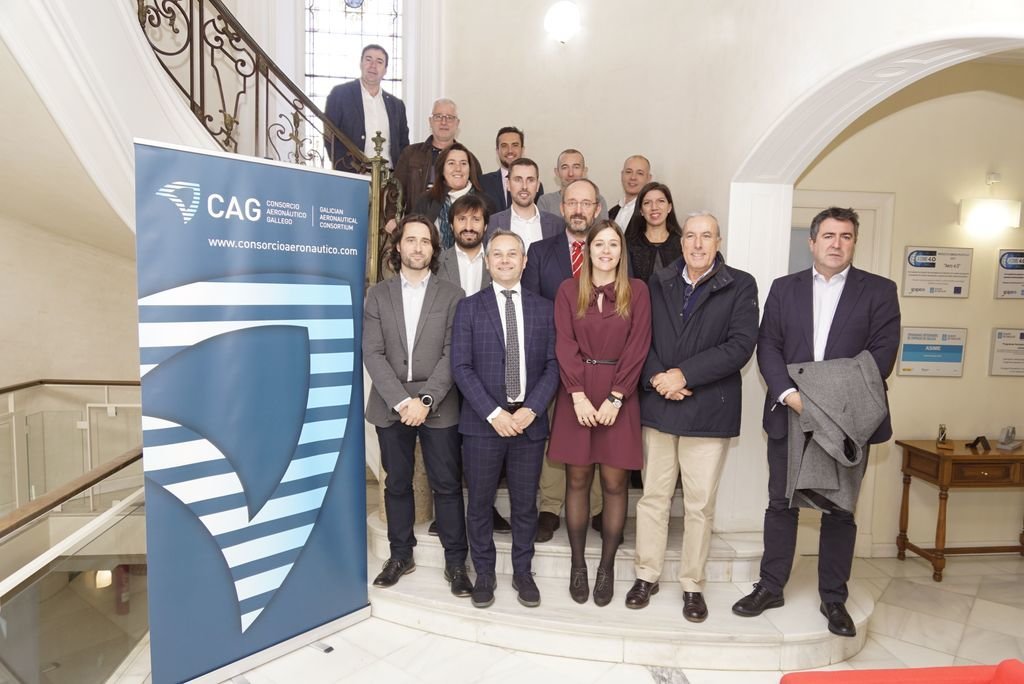La renovada junta directiva del Consorcio Aeronáutico Gallego, ayer en la sede de Asime en Vigo.
