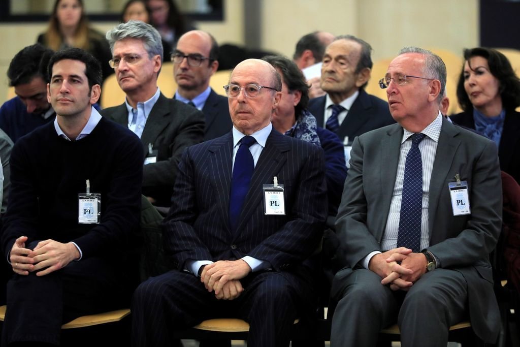 El hijo del expresidente de Pescanova, Pablo Fernández Andrade, Alfonso Paz Andrade y Manuel Fernández de Sousa, en el juicio.