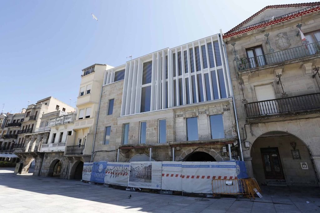 Edificio universitario en la fachada de O Berbés, que tendrá usos divulgativos.