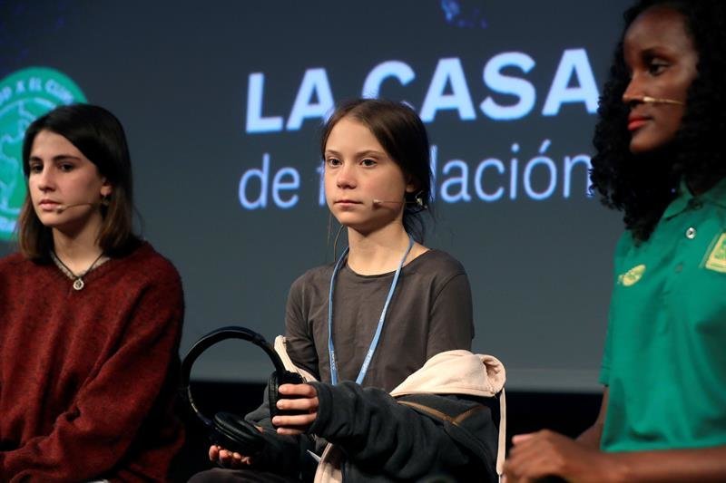 La joven activista climática de 16 años Greta Thunberg, durante la rueda de prensa