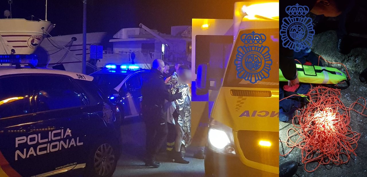 La Policía traslada al hombre a una ambulancia y las cuerdas con las que estaba atado