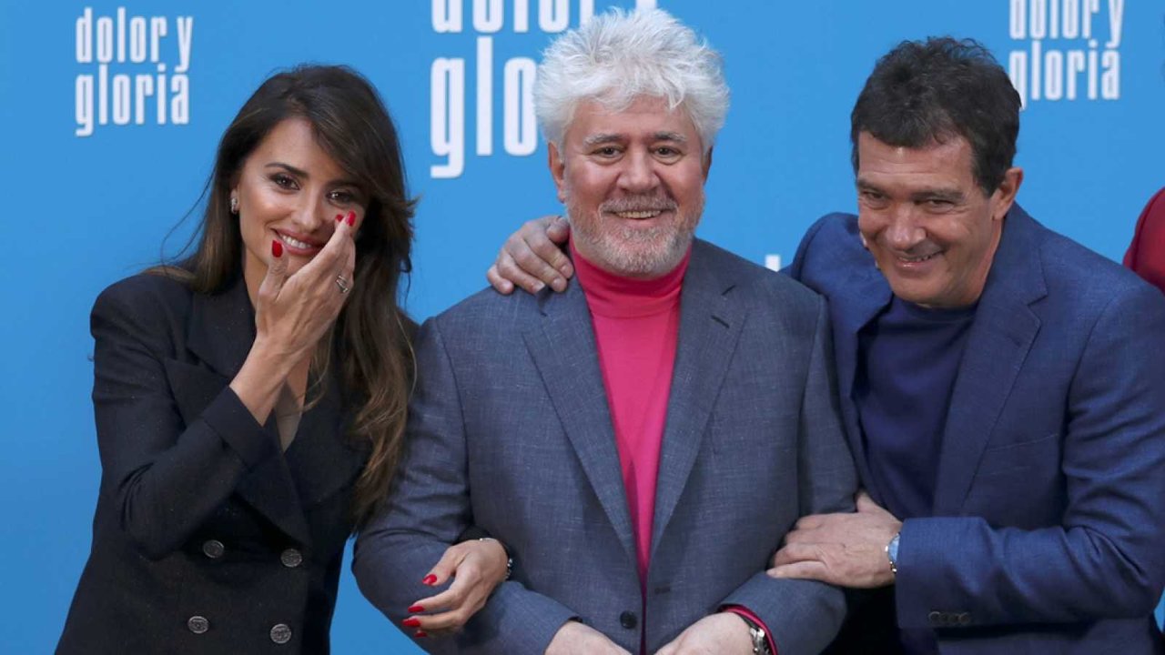 Pedro Almodóvar presenta 'Dolor y gloria' arropado por Antonio Banderas, Penélope Cruz