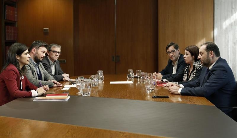 Reunión entre PSOE y ERC para la investidura
