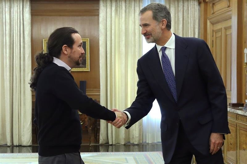 Felipe VI recibe a Pablo Iglesias en la ronda de consultas