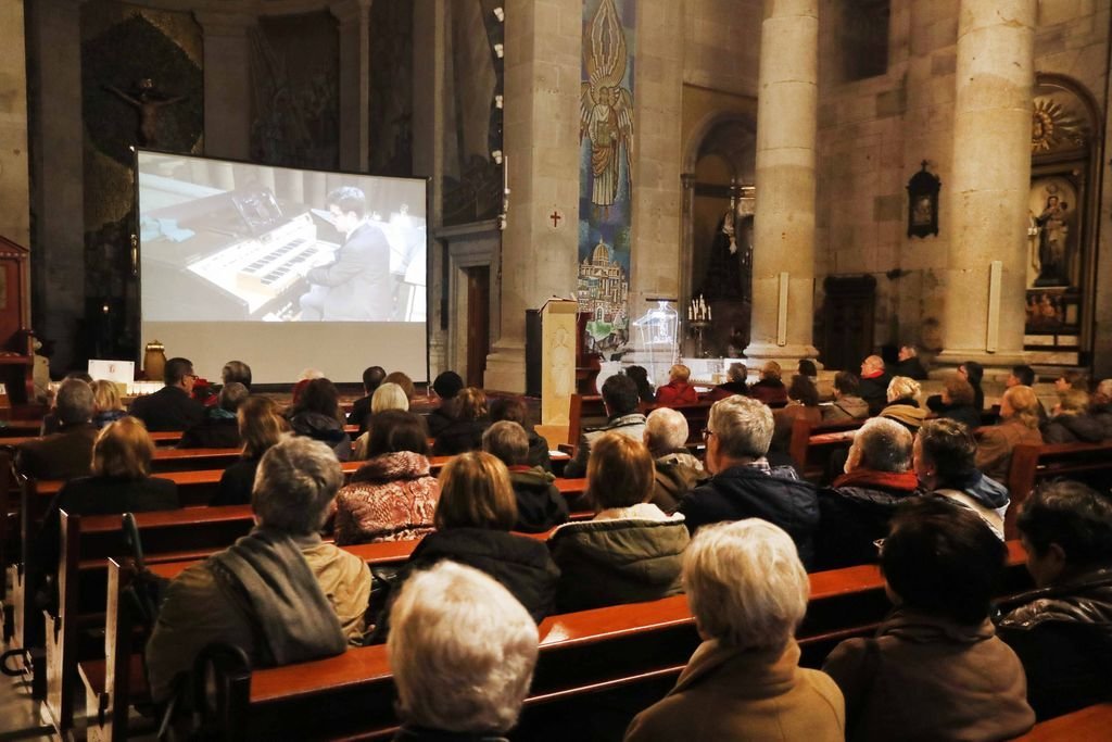 La Concatedral se llenó para escuchar su órgano.