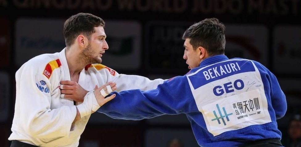 Un lance del combate entre el judoka del Famu de Frutos vigués y su rival, el georgiano Lasha Bekauri, que se llevó el triunfo en el último suspiro.