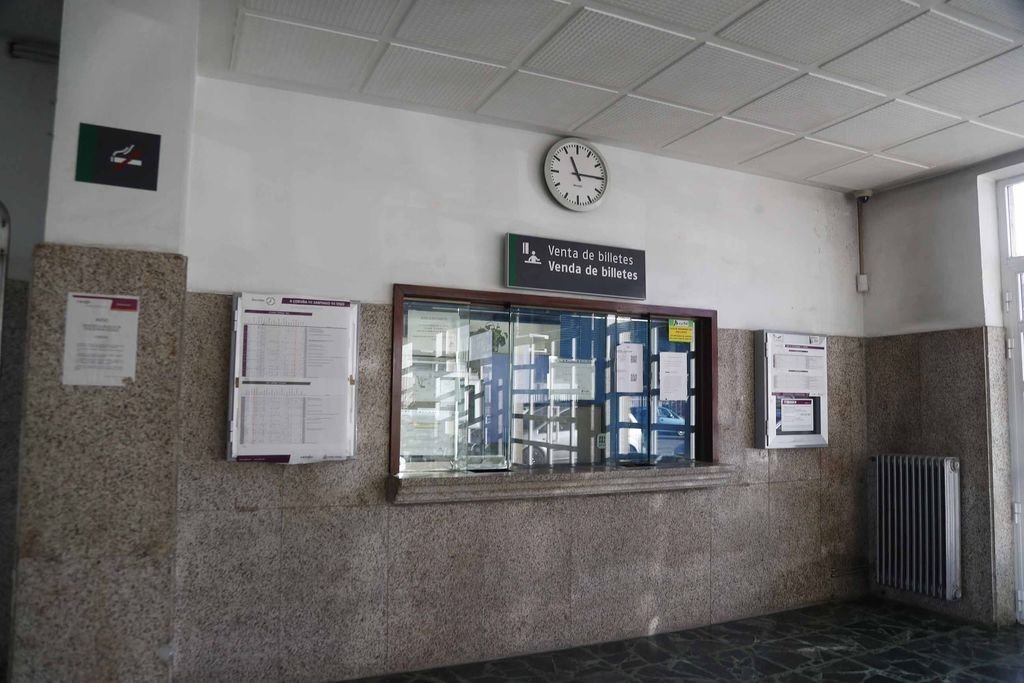 Renfe contabiliza 49 viajeros que diariamente suben a alguno de los trenes que paran en la estación.