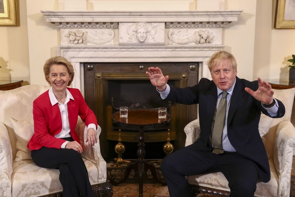 La presidenta de la CE Úrsula von der Leyen y Boris Johnson, en la residencia del primer ministro británico.