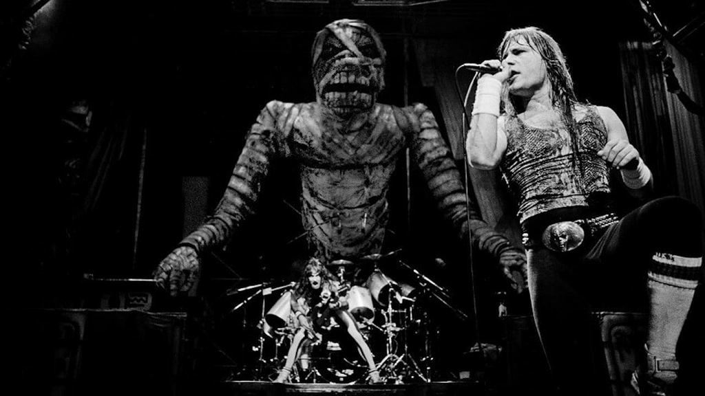 Imagen del grupo Iron Maiden durante el concierto que ofrecieron en el festival Rock in Rio en el año 1985.