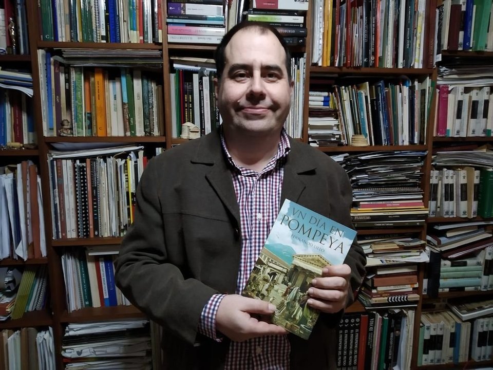 Fernando Lillo, con “Un día en Pompeya”, que llega hoy a las librerías.