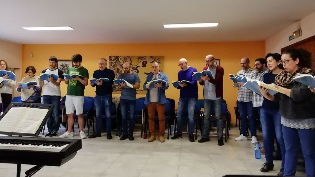 Los integrantes del coro Rías Baixas, durante el ensayo de “San Juan”, de Bach, esta semana.