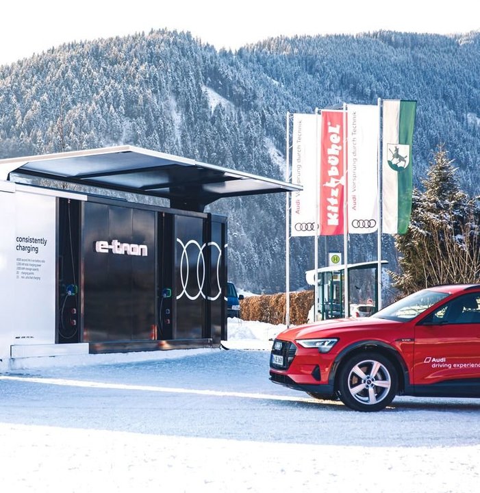 Sustainable charging solutions made by Audi: At the Hahnenkamm Alpine Ski World Cup in Kitzbühel, Austria, the company will be testing a new charging container that is fitted with individual battery modules instead of entire e-tron batteries for the first time as from January 24.