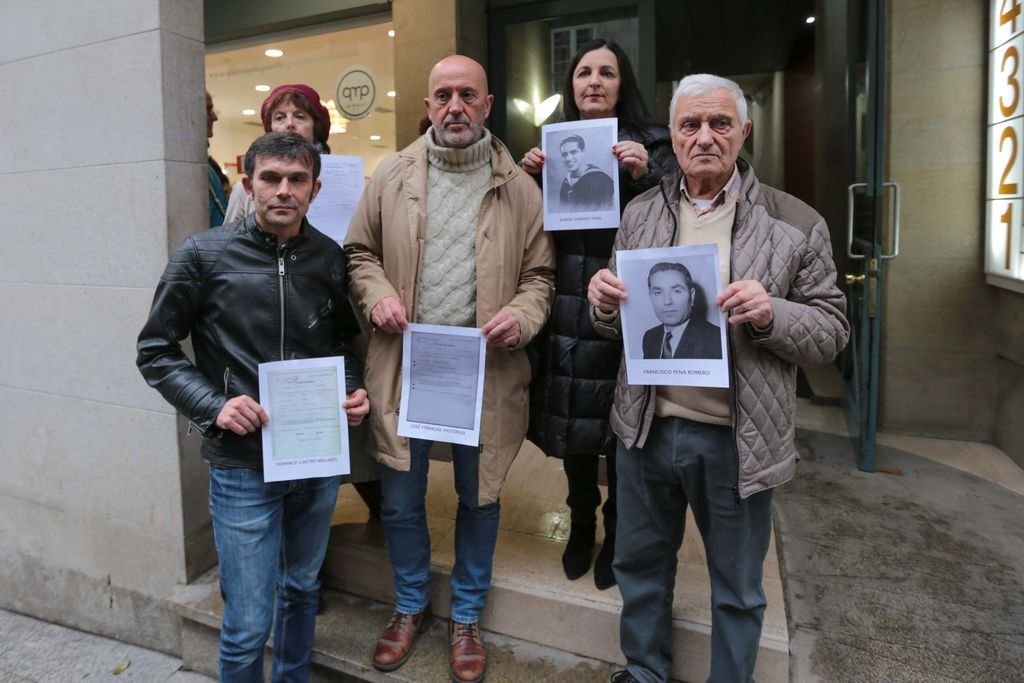 Las cinco denuncias presentadas ayer ante el Consulado de Argentina en Vigo.