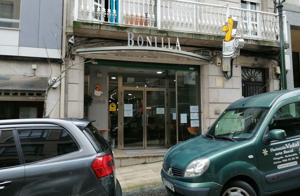 Bonilla en Vigo en calle Cuba. La famosa churrería estuvo durante años frente al García Barbón.