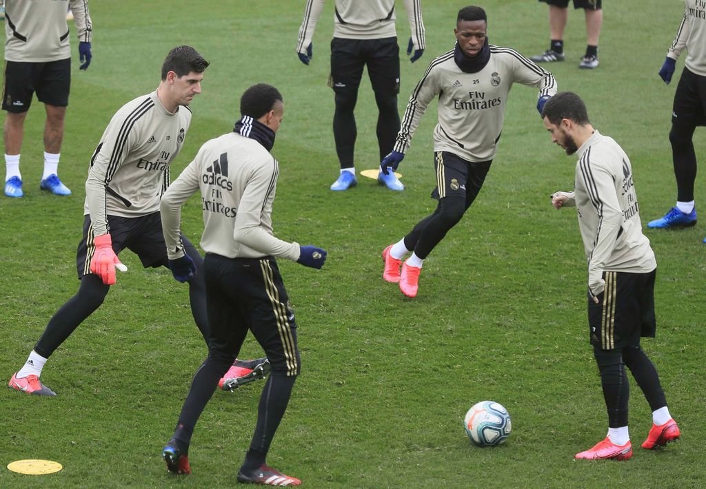 Courtois, Militao, Vinicius y Hazard, en un entrenamiento del Real Madrid, próximo rival del Celta.