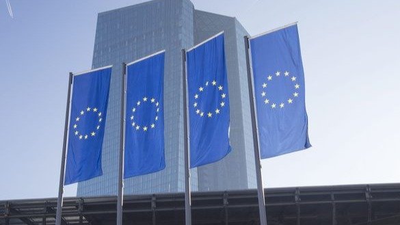 Banderas de la Unión Europea en la sede del Banco Central Europeo.