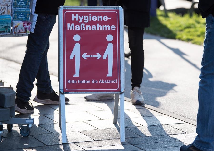 Un cartel en Alemanaia indicando las normas de seguridad