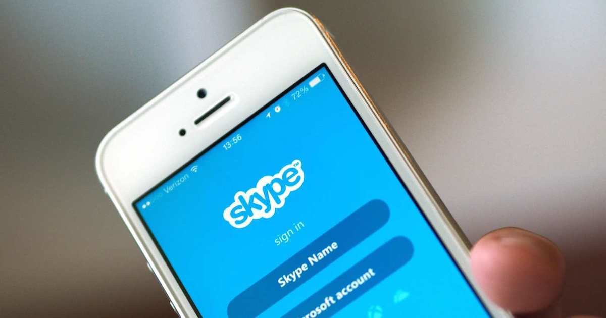 Aplicaciones como Skype permiten comunicarse en tiempo real mediante llamadas de video.