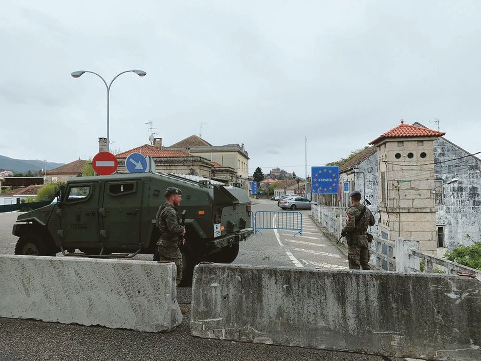 Policía Nacional y Guardia Civil cuentan con casetas de control de la frontera en la A-55 y en la antigua Aduana de Tui. El Ejército en Arbo, donde Portugal instaló bloques en el puente,