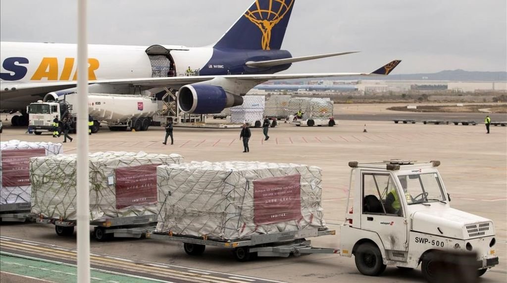 Uno de los cargamentos gestionados por Inditex que llegaron al aeropuerto de Zaragoza.