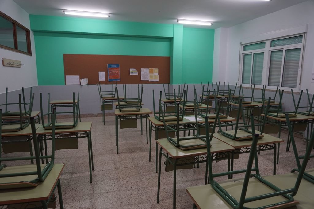 Las aulas de escuelas e institutos permanecen vacías desde mediados de marzo.