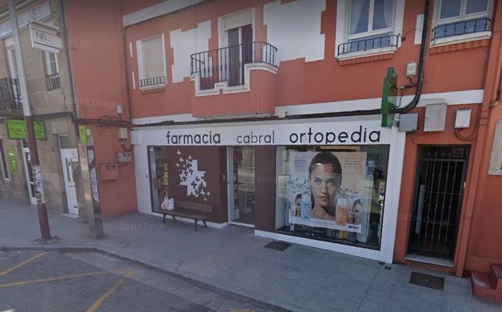 El detenido habría atracado el pasado día 4 esta farmacia de Ramón Nieto.