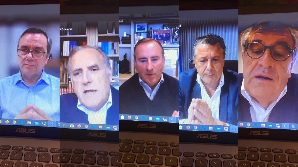 Roberto Tojeiro, José María Arias, Pablo Junceda, Venancio Salcines y Emilio Pérez Nieto durante la mesa redonda virtual de APD esta mañana.