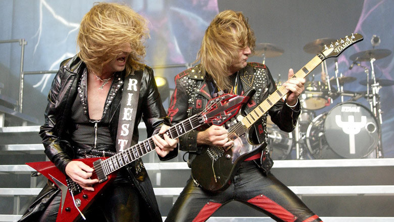 Dos de los miembros de Judas Priest, grupo que fue acusado en 1990 de incitación al suicidio.