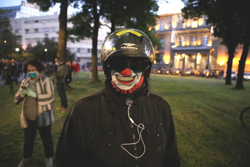 Máscara de payaso vista en Belgrado.