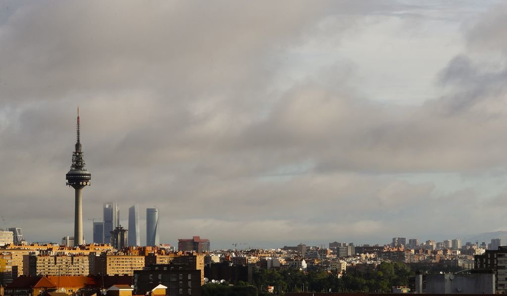 Vista del icónico Pirulí y las Cuatro Torres, en Madrid.