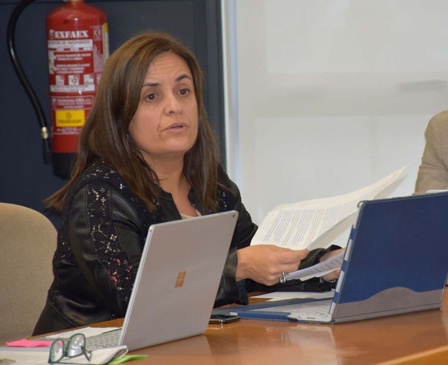 Raquel Souto, al frente de la gerencia de la Universidad de Vigo, dirige el protocolo.
