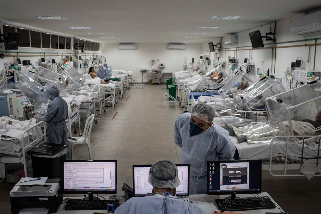 Un hospital conpacientes en tratamiento de COVID-19 en el Hospital Municipal de Campaña Gilberto Novaes, en la ciudad de Manaos, Amazonas (Brasil)