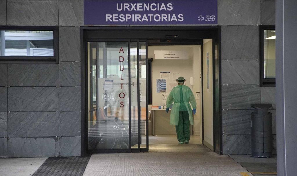 Entrada a Urgencias Covid del hospital Álvaro Cunqueiro, ya en proceso de normalización.