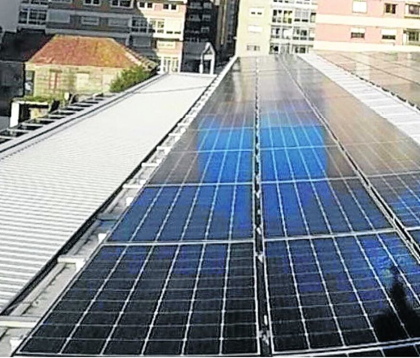 La instalación fotovoltaica en el mercado vigués.