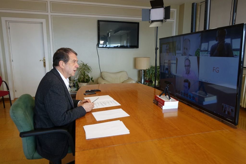 Caballero mantuvo ayer una reunión por videoconferencia con responsables de los centros tecnológicos de Vigo.