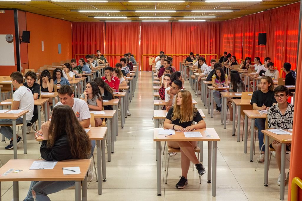 Alumnos durante las pruebas de la ABAU de 2019.