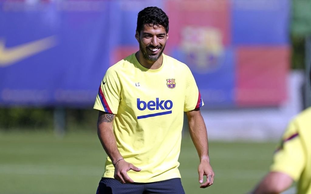 Luis Suárez entrena ya con normalidad con el Barcelona.