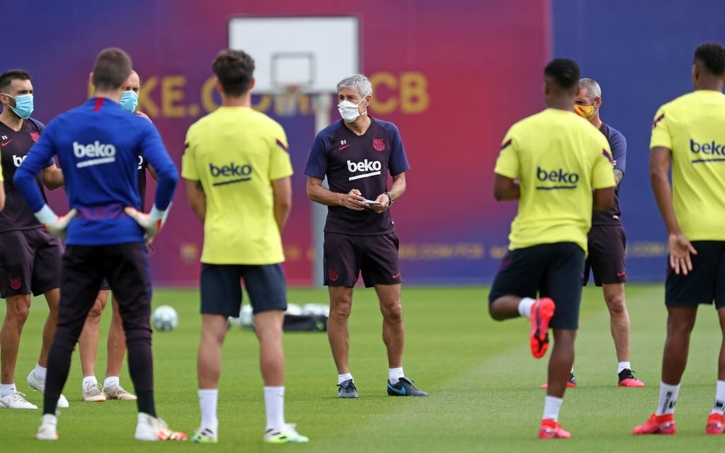 Quique Setién, en un entrenamiento reciente del Barcelona.